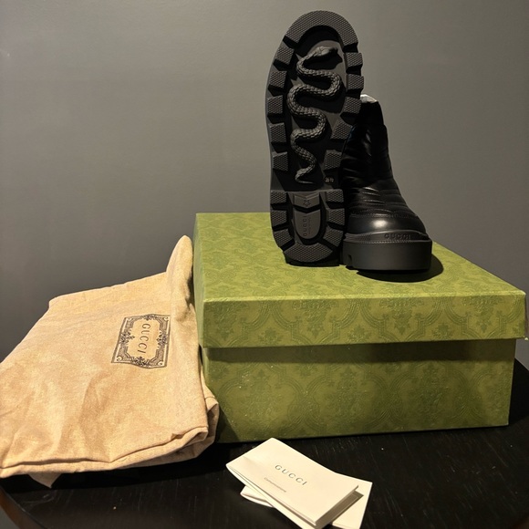 BRAND NEW IN BOX GUCCI MATELASSE CHELSEA BOOTS 35.5 (Size 6) QUILTED - Picture 3 of 5